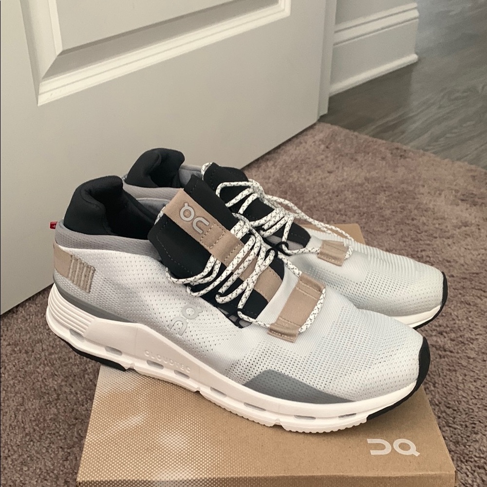 On Running Men's White and Gray Sneakers